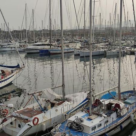 Precioso Barco En Barcelona Hotel Badalona Bagian luar foto