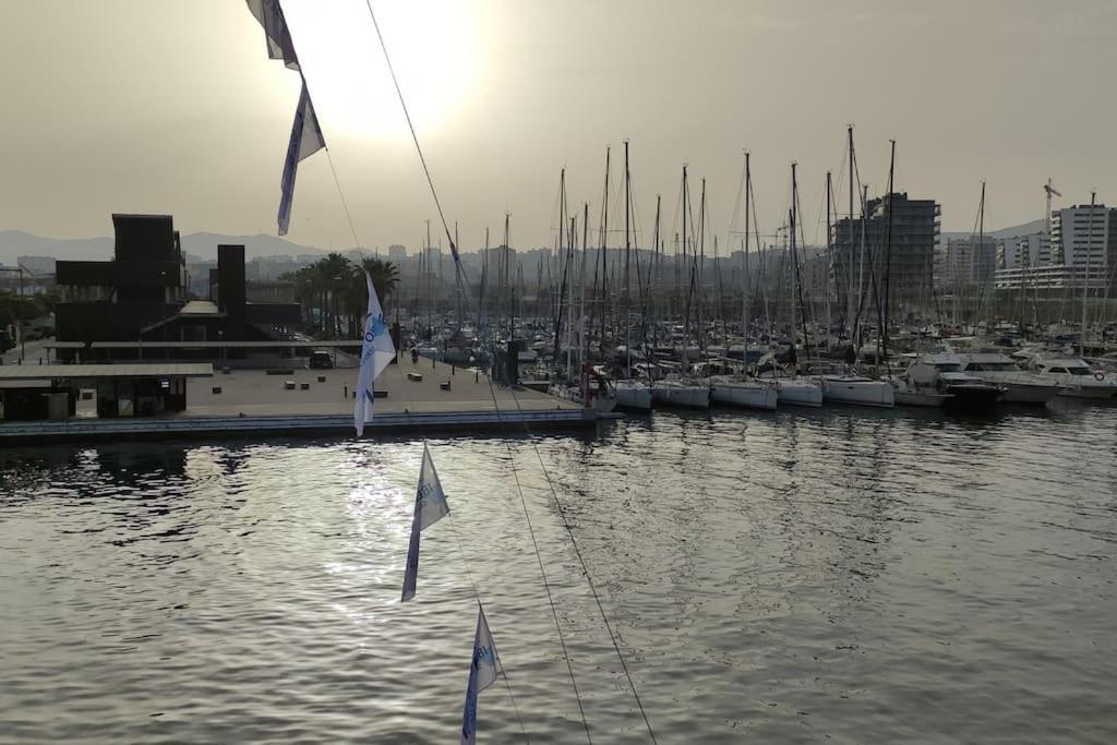 Precioso Barco En Barcelona Hotel Badalona Bagian luar foto